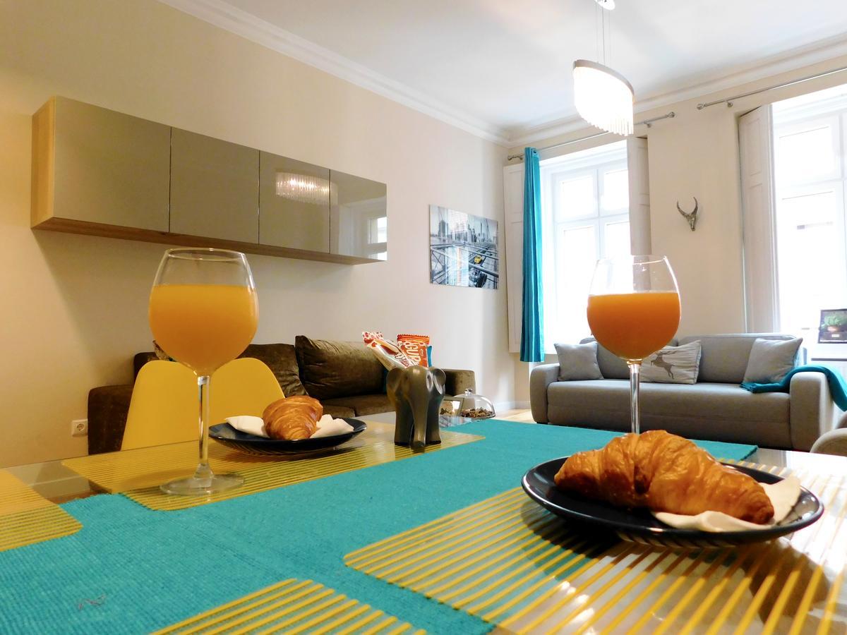 Wonder Deer Luxury Apartment At The Opera Self Check-In Budapest Ngoại thất bức ảnh